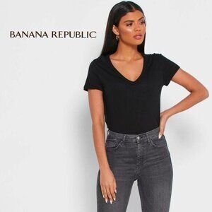 BANANA REPUBLIC Women's Classic-Fit‎ Short-Sleeve V-Neck T-Shirt